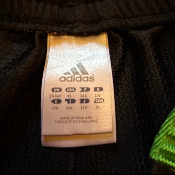 Adidas black green mens athletic shorts Size XL - Picture 4 of 9